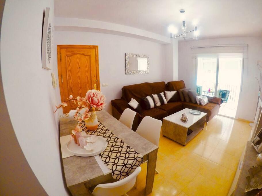 Apartamento Joanna Playa كاستيل دي فيرو المظهر الخارجي الصورة