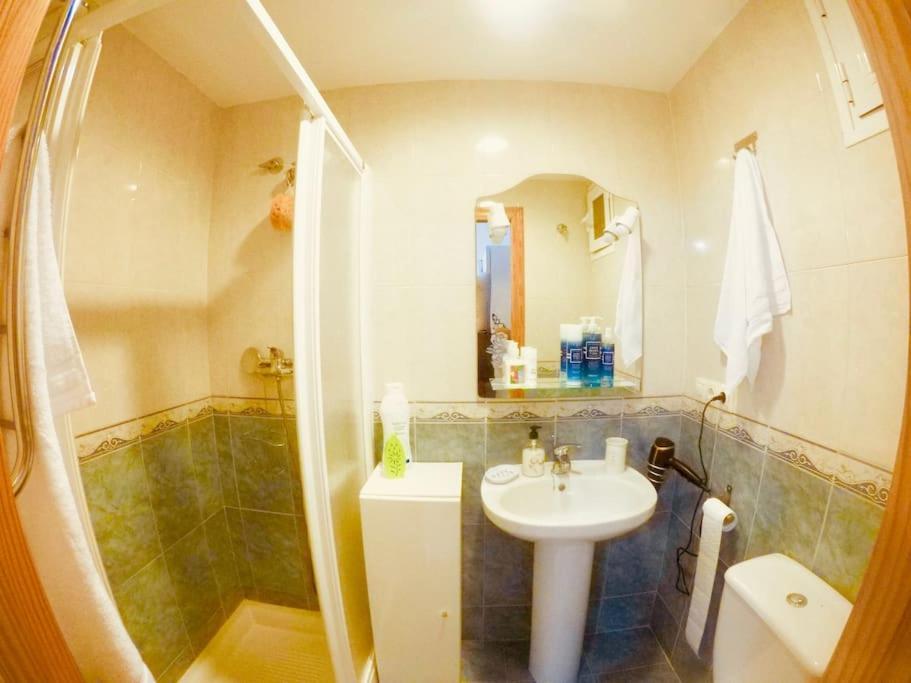 Apartamento Joanna Playa كاستيل دي فيرو المظهر الخارجي الصورة