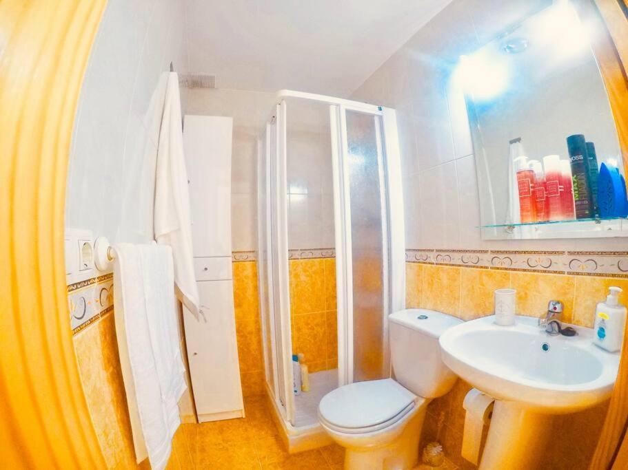 Apartamento Joanna Playa كاستيل دي فيرو المظهر الخارجي الصورة